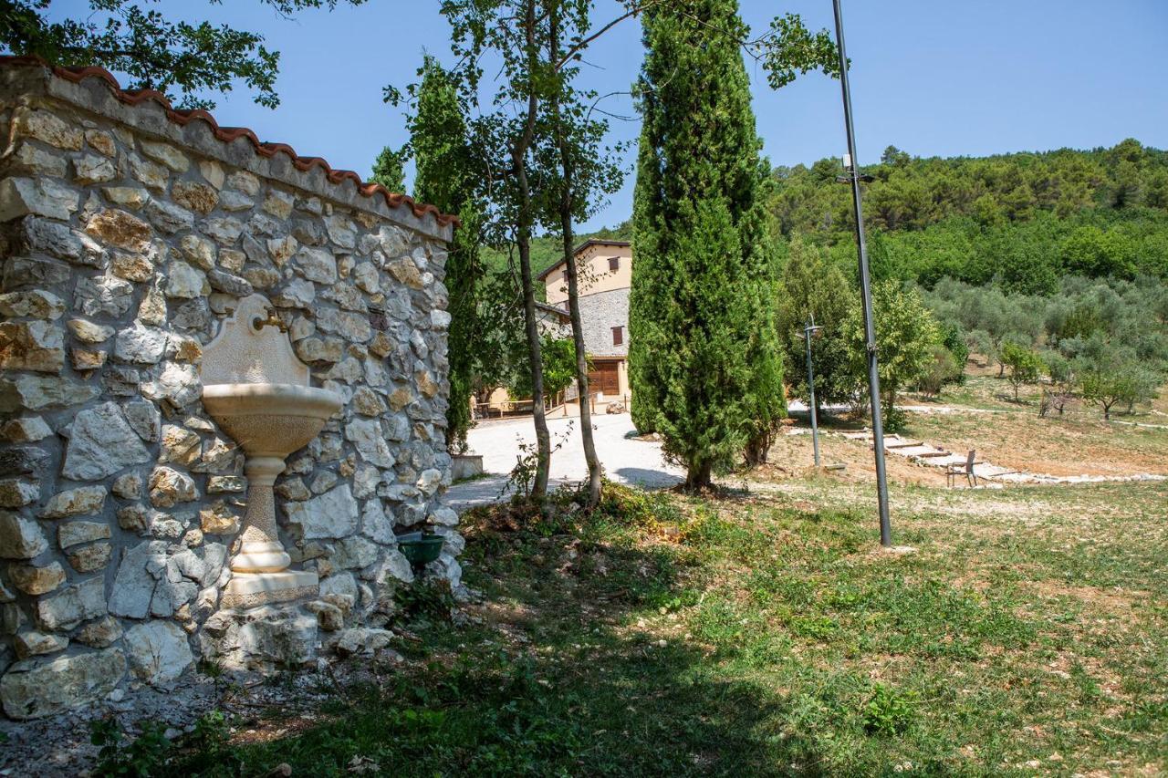 Borgo Incantato Spoleto Pompagnano ภายนอก รูปภาพ